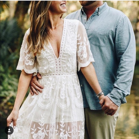 Honey Punch Lace Maxi Dress in White - Picture 3 of 5